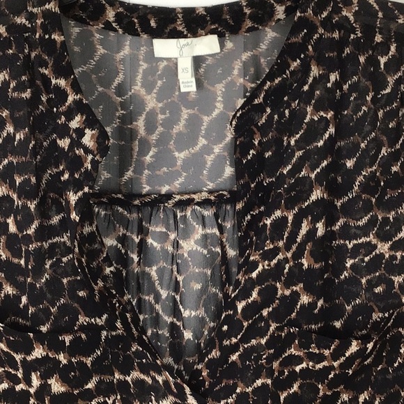 JOIE 100% silk chiffon semi-sheer blouse Animal Print Career XSmall - Picture 2 of 8